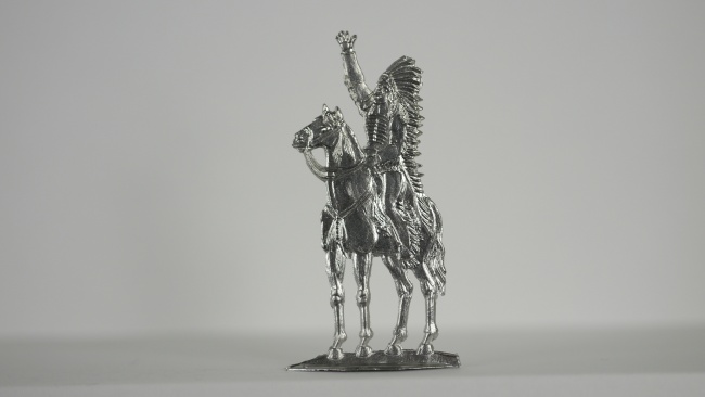 Indianer-Häuptling auf Pferd, Arm erhoben