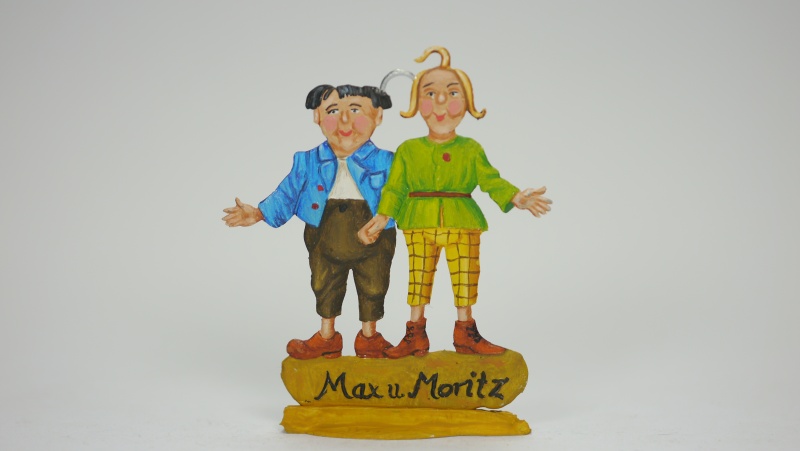 Max und Moritz, beidseitig graviert, Höhe ca. 60mm