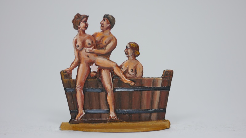 Frau mit 2 Männern im Waschkübel