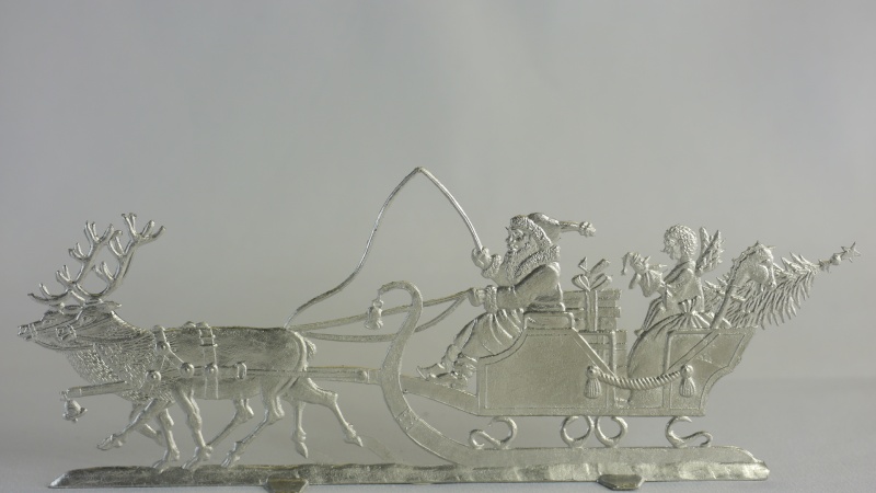 Weihnachtsmann im Renntierschlitten (groß), beidseitig graviert, H x B= 180 x 70 mm