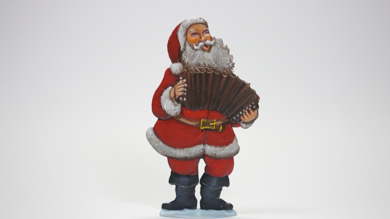 musizierender Weihnachtsmann, beidseitig graviert, GH= 110mm