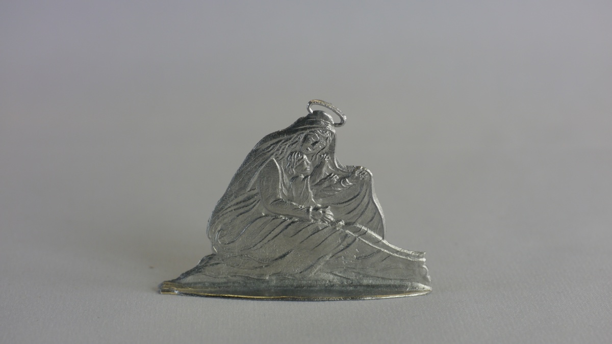 Maria mit Jesuskind, beidseitig graviert, Gesamthöhe= 42mm