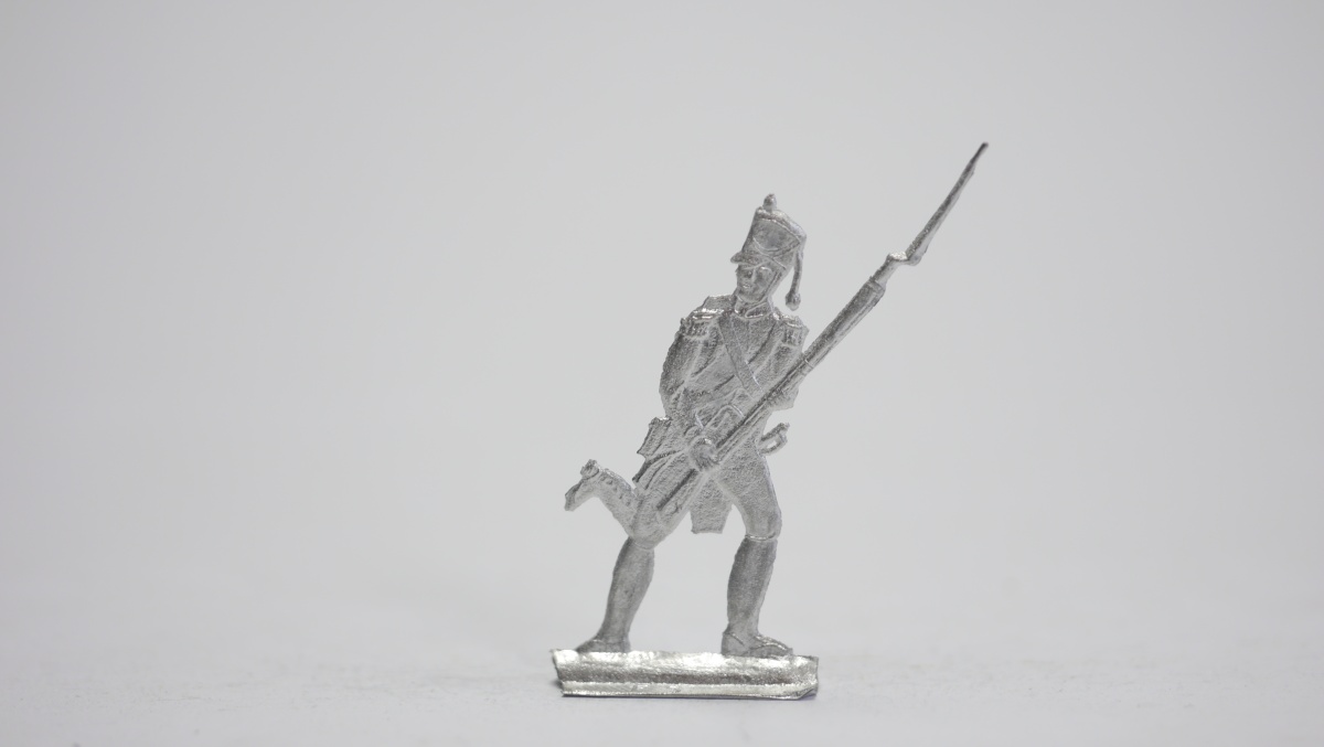 Soldat halbfrontal, Kombifigur, beidseitig graviert, AH=30mm