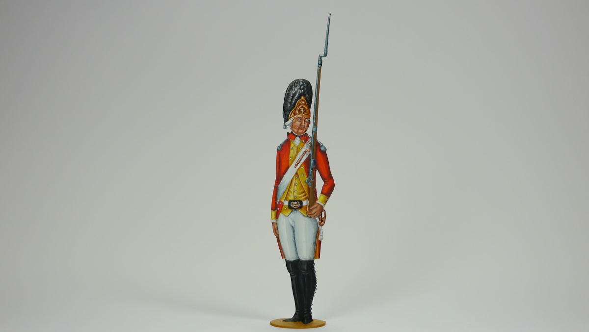 Grenadier der Sächsischen Leibgrenadiergarde in Paradeuniform, beidseitig graviert, Gesamthöhe= 135mm