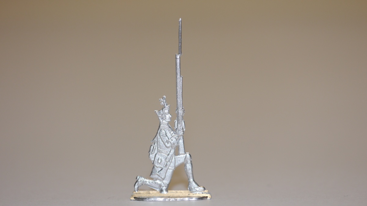 Soldat fertig zum feuern, kniend