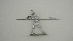 Mann, mit Hellebarde kämpfend