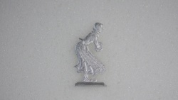 Frau mit Muff, laufend, Profil