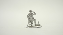 General-Adjutant mit Bierkrug, sitzend, beidseitig graviert