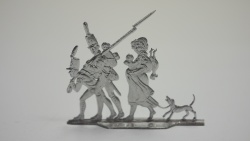 Soldatenfamilie II auf dem Marsch, Tambour, Soldat mit Stovepipe-Tschako, schwangere Frau, Kind auf dem Arm, Hund, BxH=52x47mm (